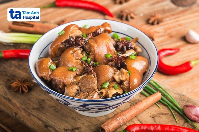 móng giò hầm là món ăn lợi sữa