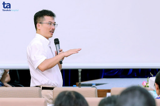 TTND.PGS.TS.BS Lê Hoàng - Giám đốc Trung tâm Hỗ trợ sinh sản Bệnh viện Đa khoa Tâm Anh