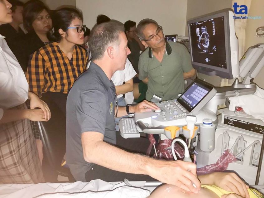 Đào tạo Y khoa Úc hướng dẫn kỹ thuật siêu âm cho các học viên