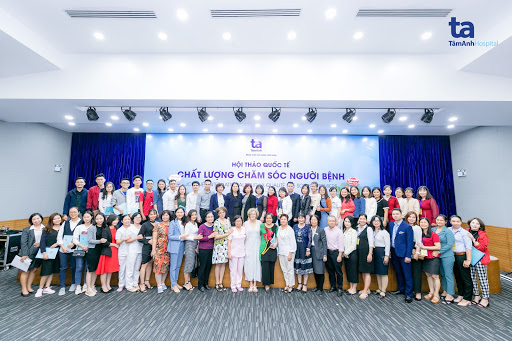 Hội thảo là cơ hội để cán bộ nhân viên Tâm Anh được trau dồi chuyên môn, học hỏi kinh nghiệm từ các chuyên gia danh tiếng đến từ Pháp Hội thảo là cơ hội để cán bộ nhân viên Tâm Anh được trau dồi chuyên môn, học hỏi kinh nghiệm từ các chuyên gia danh tiếng đến từ Pháp