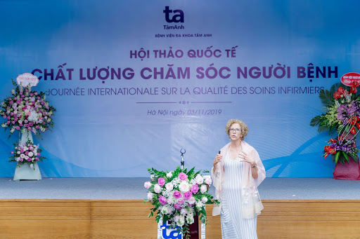 Chuyên gia Pháp chia sẻ kinh nghiệm với cán bộ nhân viên BVĐK Tâm Anh. Chuyên gia Pháp chia sẻ kinh nghiệm với cán bộ nhân viên BVĐK Tâm Anh.