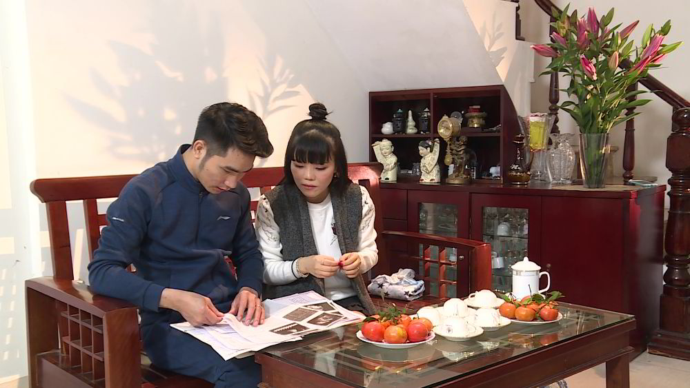 2 vợ chồng vui mừng vì được thông báo vẫn có khả năng có con