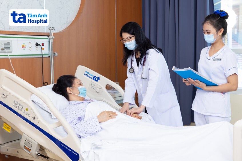 Đội ngũ y bác sĩ giàu kinh nghiệm, tận tâm và luôn đặt người bệnh lên hàng đầu 