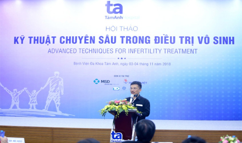 Bác sĩ Lê Hoàng tham dự và phát biểu trong buổi hội thảo