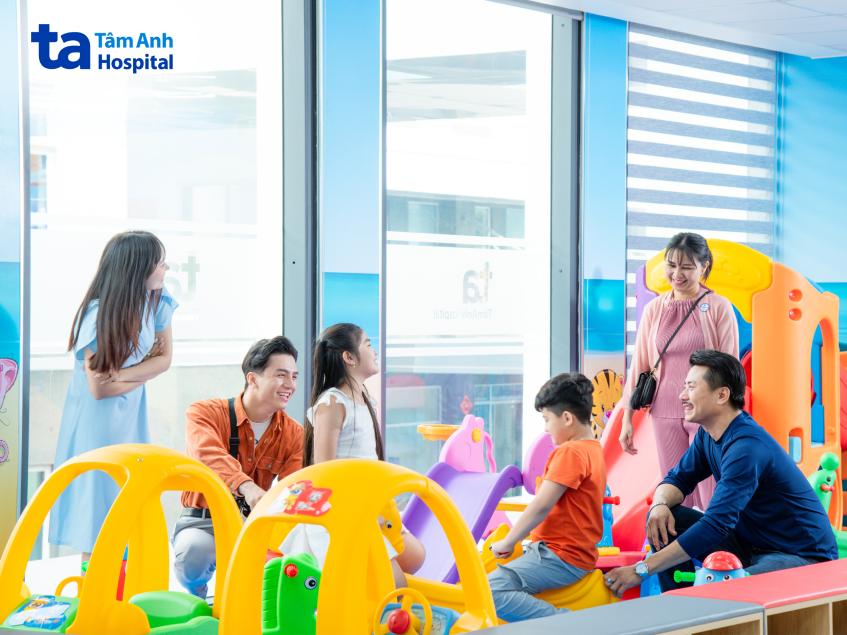 Khu vui chơi cho trẻ tại khu vực chờ khám nhi