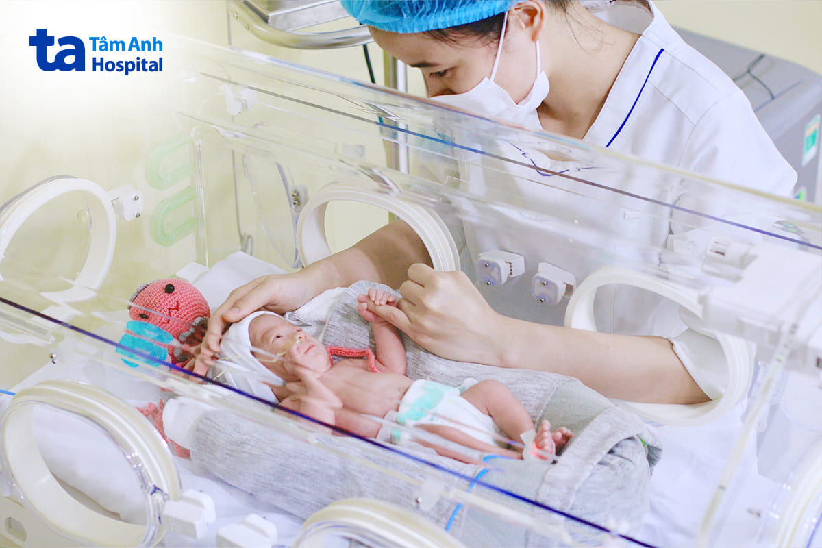 lồng ấp trẻ sơ sinh giraffe cung cấp môi trường ổn định về nhiệt độ, độ ẩm và mức oxy
