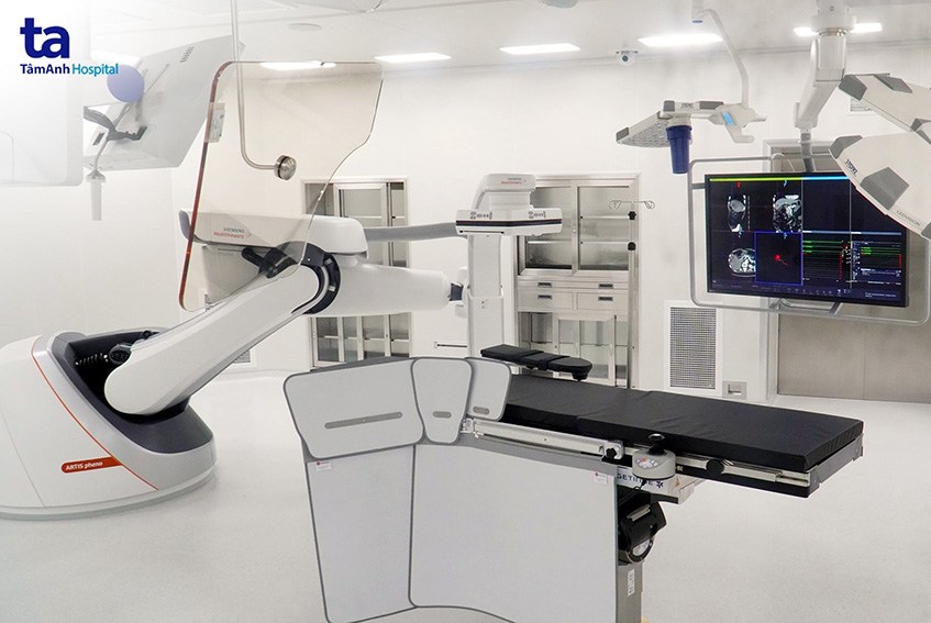 robot hỗ trợ phẫu thuật artis pheno