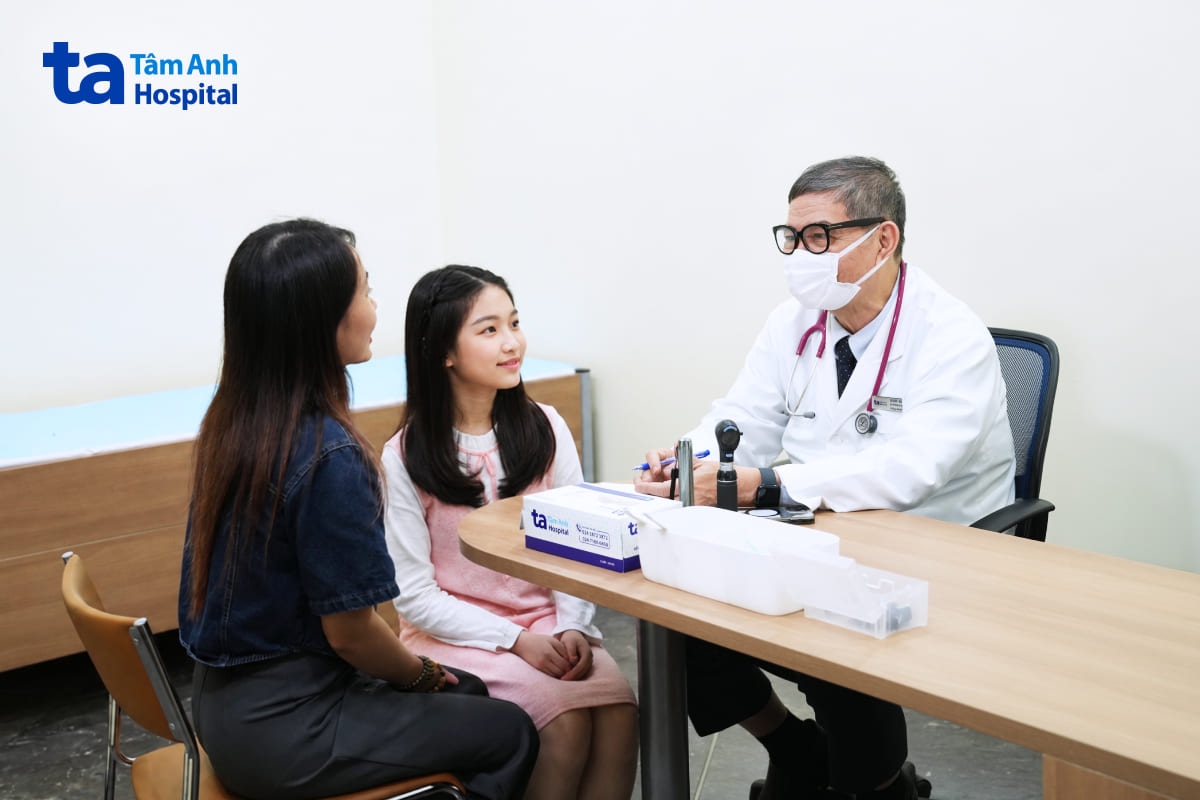 ths.bs nguyễn văn tú tư vấn cho phụ huynh