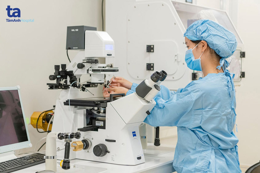 Kính hiển vi đảo ngược với ưu điểm vượt trội mang lại hiệu quả cao trong quy trình đòi hỏi sự tỉ mỉ, chính xác tuyệt đối như ICSI hay sinh thiết phôi