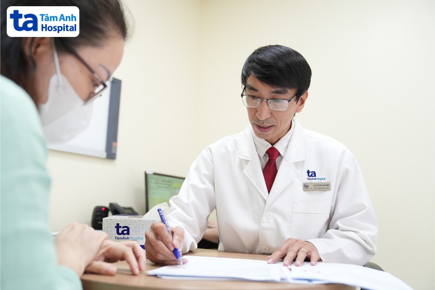 thăm khám viêm gan