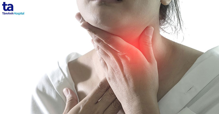 Các triệu chứng của đau vòm họng dưới là gì?
