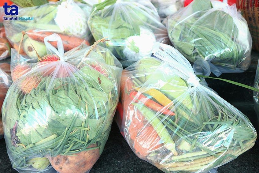 Hơn 15 tấn rau củ quả kịp thời tiếp sức cho y bác sĩ