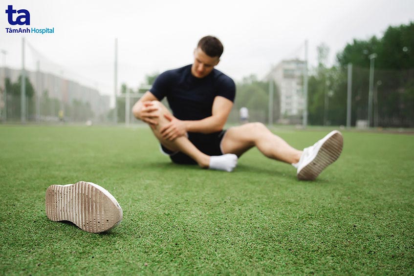 nguyên nhân gây đứt dây chằng chéo sau