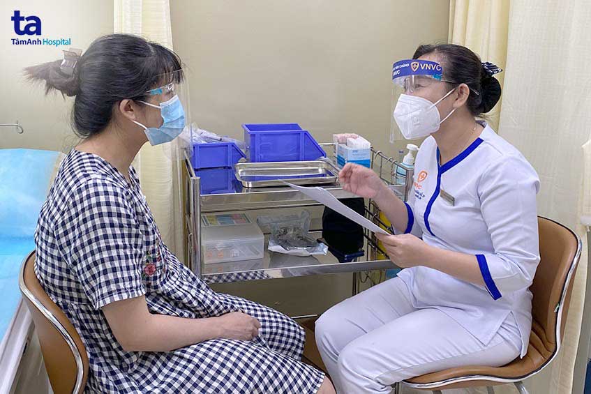 tiem-vac-xin-cho-me-bau-4