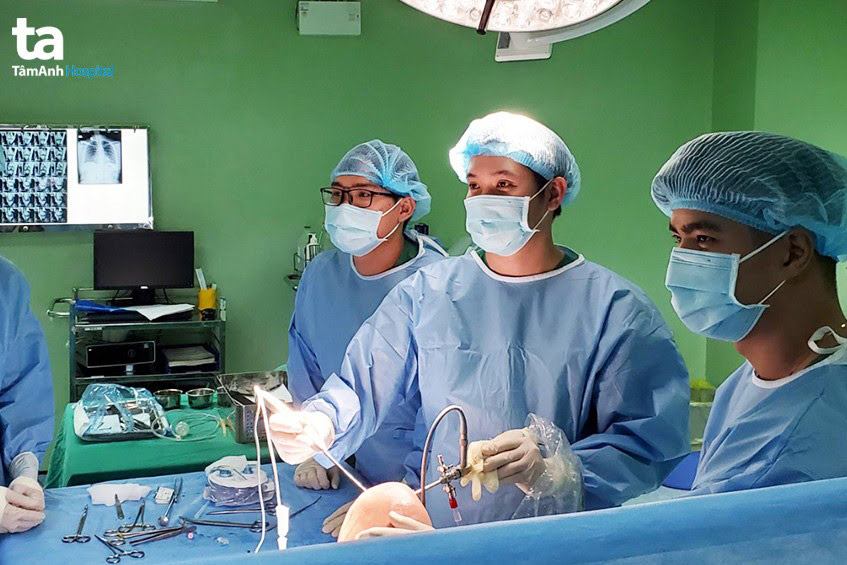 Bác sĩ Lê Đình Khoa