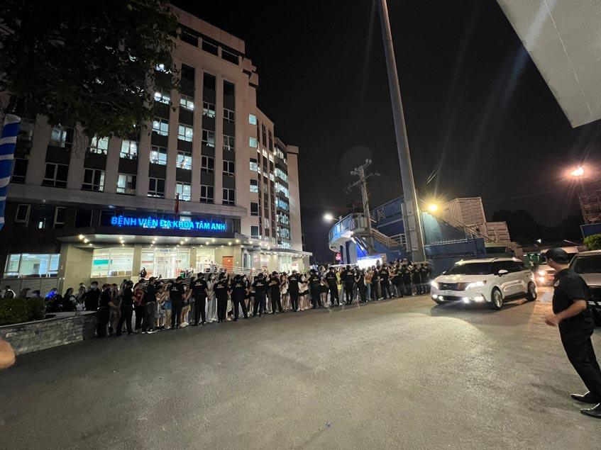 sự kiện fan tiễn chào các idol