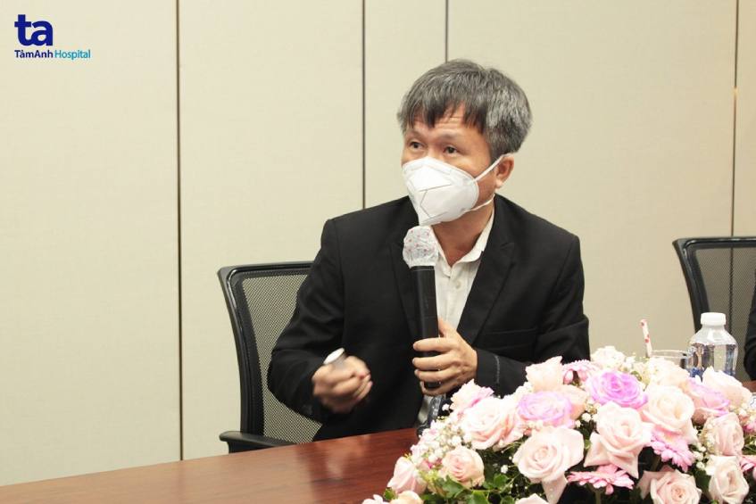 Phùng Nguyễn Thế Nguyên