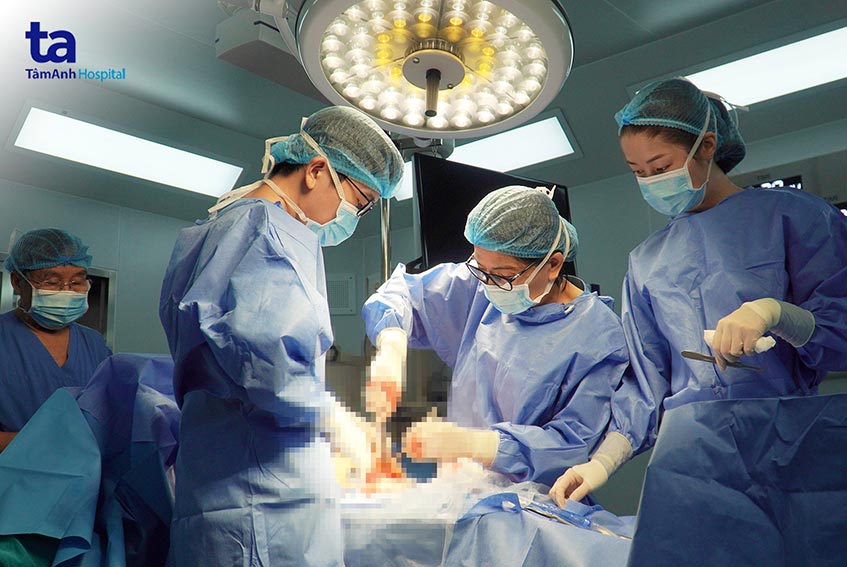 bs hiền lê cứu sống cho mẹ con thai phụ