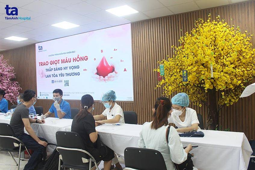 đăng ký hiến máu tại ngày hội hiến máu