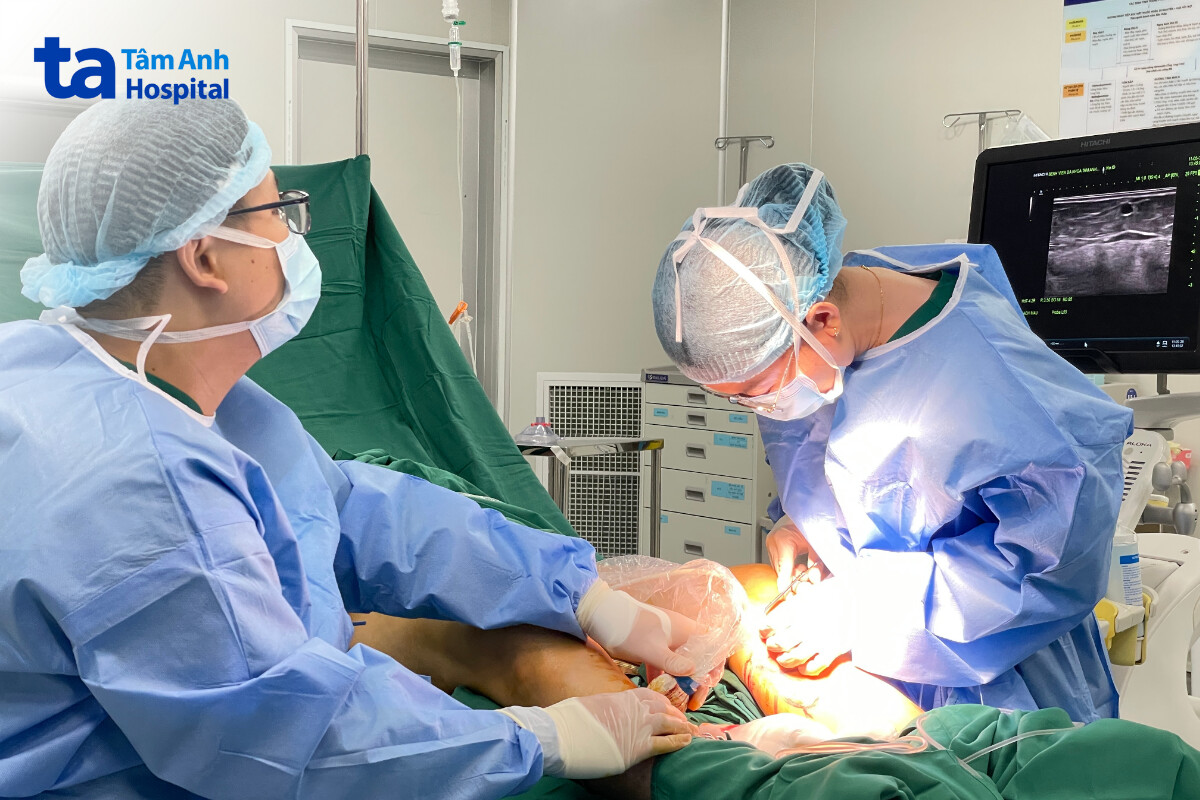Năng lượng laser/RFA làm thu nhỏ, teo dính lòng tĩnh mạch