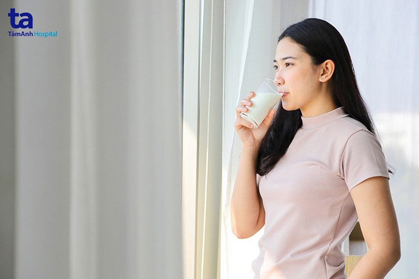 Sữa là thức uống cung cấp nhiều dưỡng chất thiết yếu cho giai đoạn trước và sau chuyển phôi