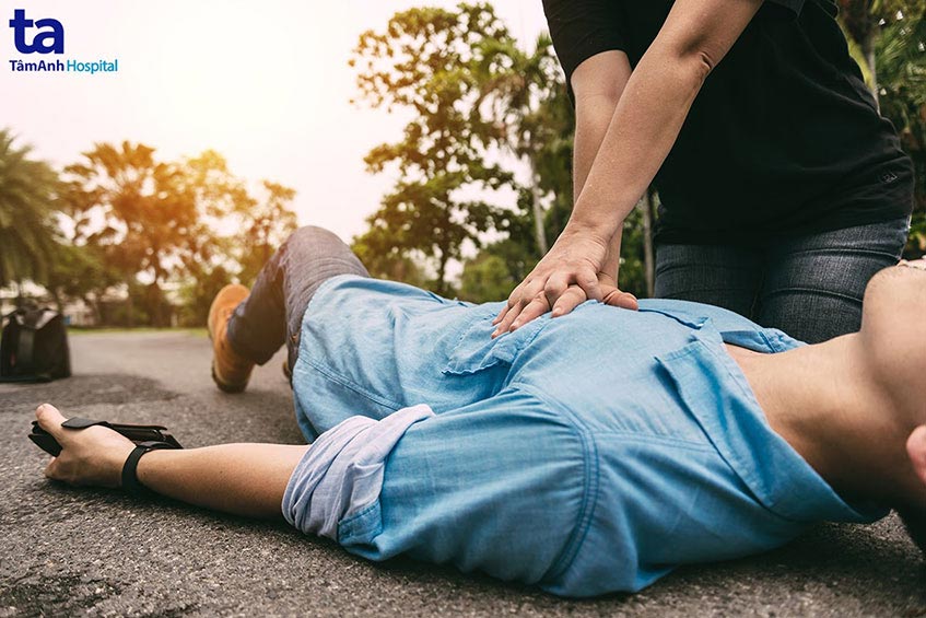 Sơ cứu nhồi máu cơ tim đúng cách sẽ giúp gia tăng cơ hội sống và giảm thiểu di chứng cho người bệnh