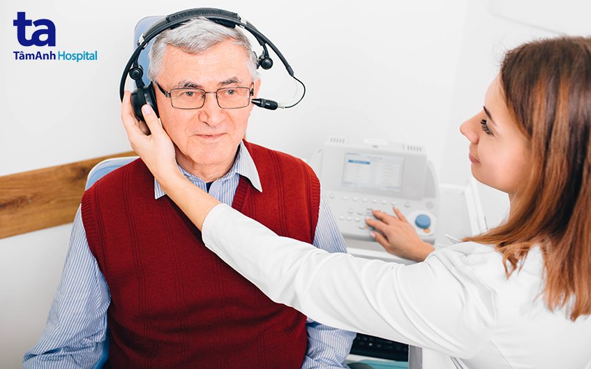 cách trị lãng tai cho người già