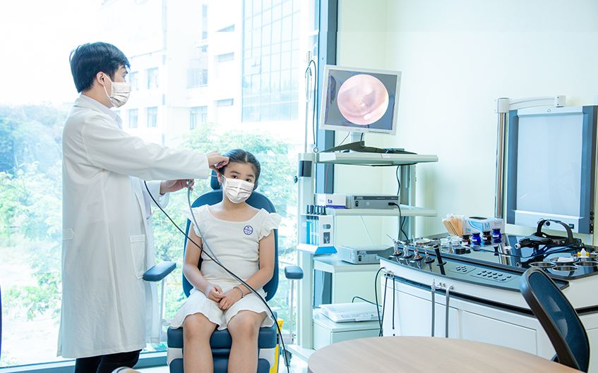 khám tai mũi họng cho trẻ