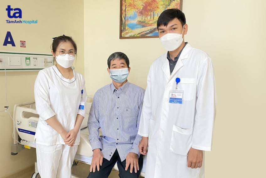 benh nhan dat stent dong mach chau