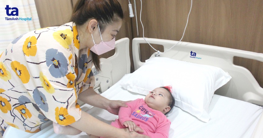 lưu ý khi chăm sóc trẻ nhỏ