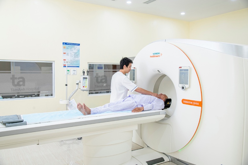 người bệnh được chụp CT cắt lát
