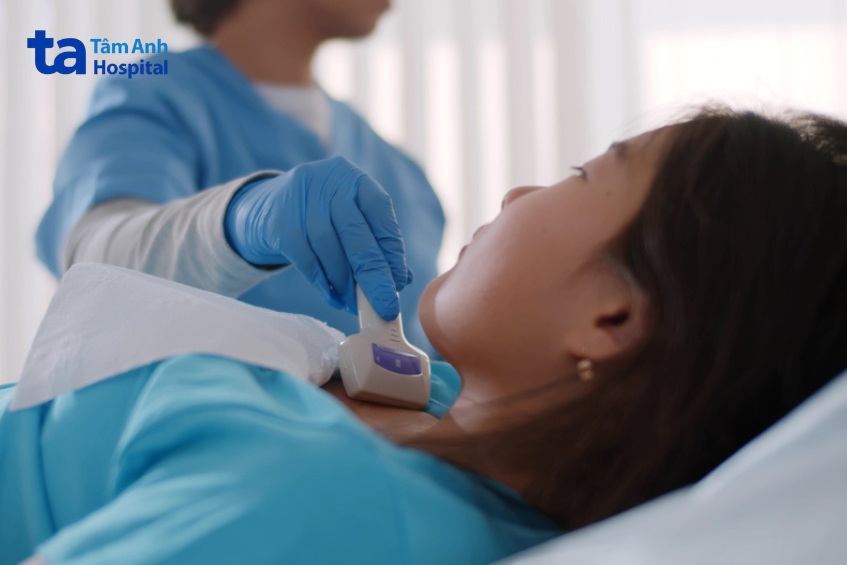 Bác sĩ có thể quan sát được hình dạng tuyến giáp qua siêu âm