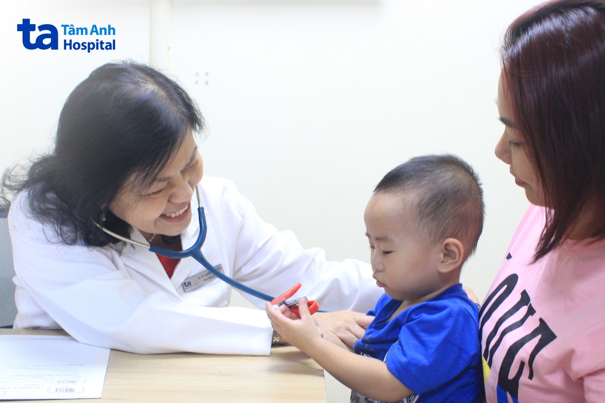thăm khám tại khoa nhi bệnh viện đa khoa tâm anh