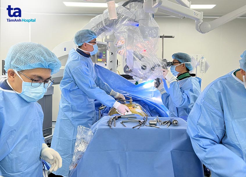 quy trình vi phẫu đĩa đệm