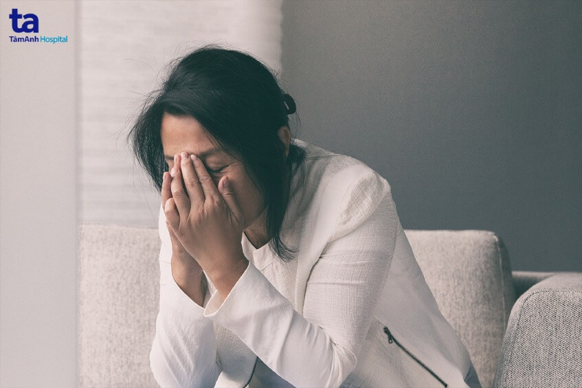 phụ nữ bị mất ngủ sau sinh