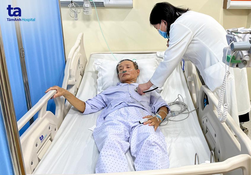 kiểm tra sức khỏe sau mổ