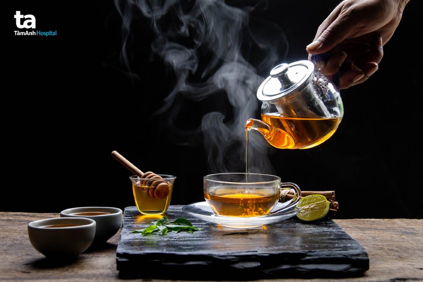 trà ấm giảm đau họng