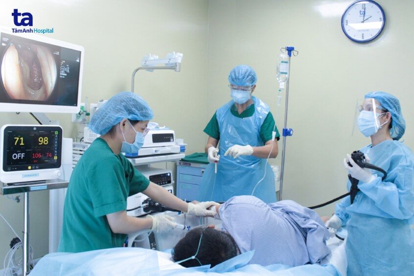 nội soi chẩn đoán ung thư đại tràng giai đoạn 3