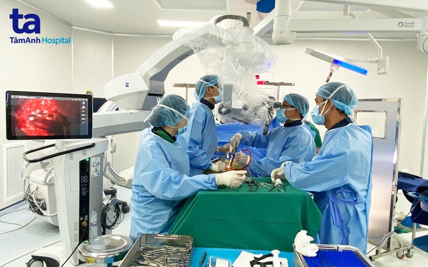 phẫu thuật cột sống cổ