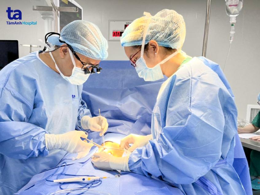 phẫu thuật điều trị bệnh lý vùng rốn cho trẻ