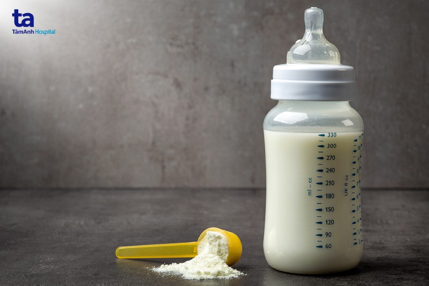 sữa bổ sung cập nhật hoàn toàn có thể là vẹn toàn nhân tạo ra khó tiêu ở bé