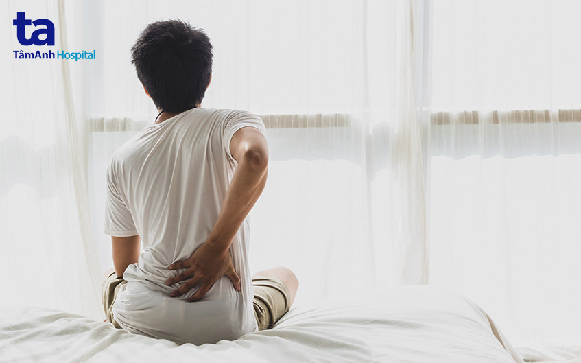 triệu chứng đau vùng thắt lưng thường gặp