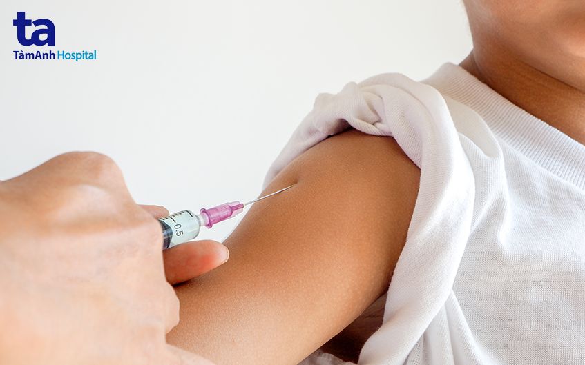 trẻ cần được tiêm vaccine ngừa sởi