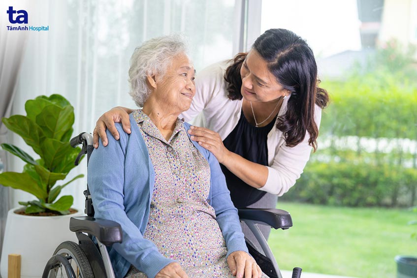 chăm sóc người cao tuổi
