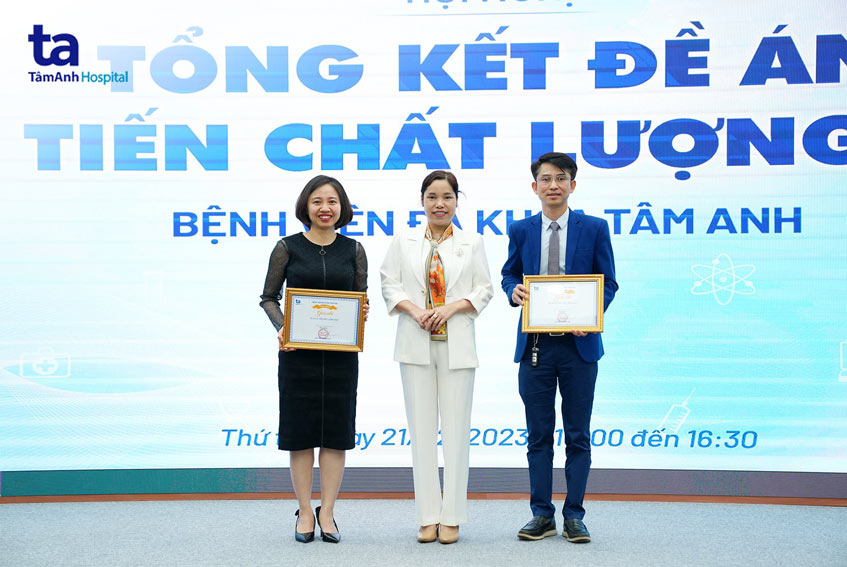 các khoa phòng nhận giải
