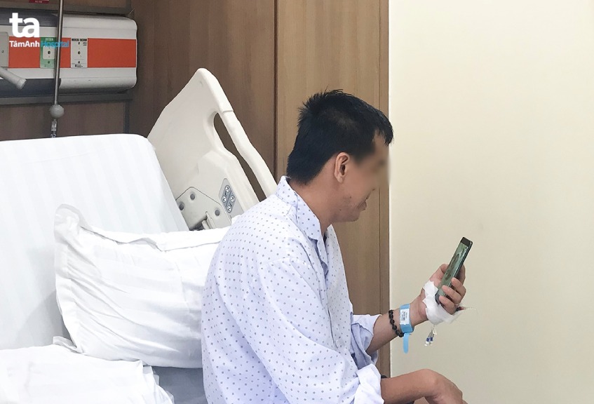 Anh H. gọi con gái 9 tháng tuổi, vui mừng nói ba về với con nhé