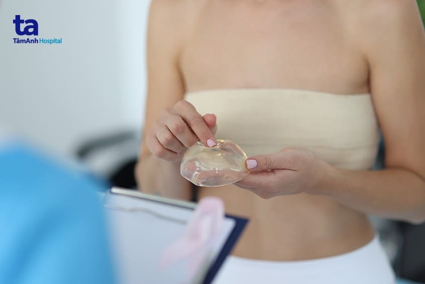 Biến chứng sau phẫu thuật tái tạo vú