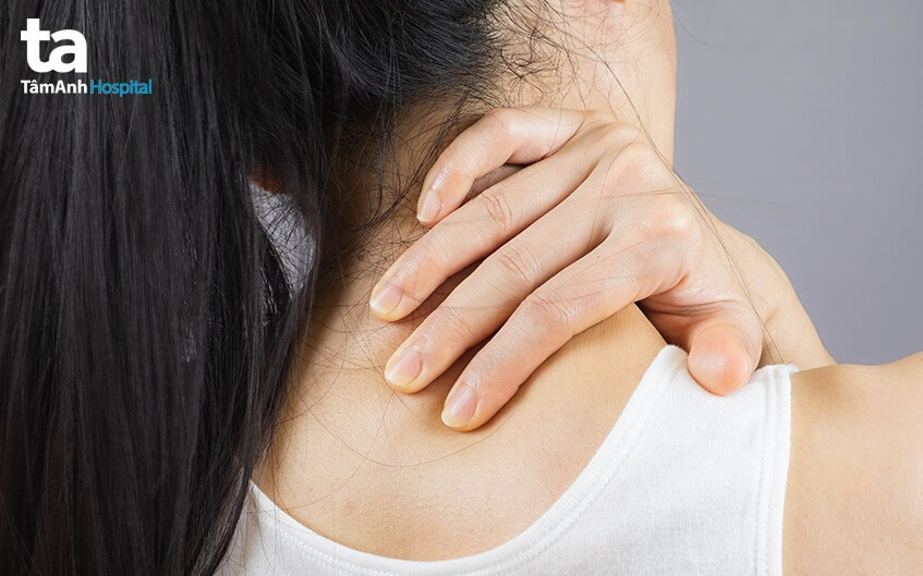 đau đầu vùng sau gáy