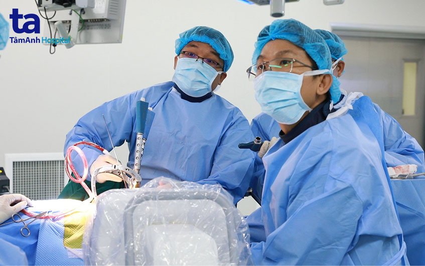 phẫu thuật hợp nhật cột sống