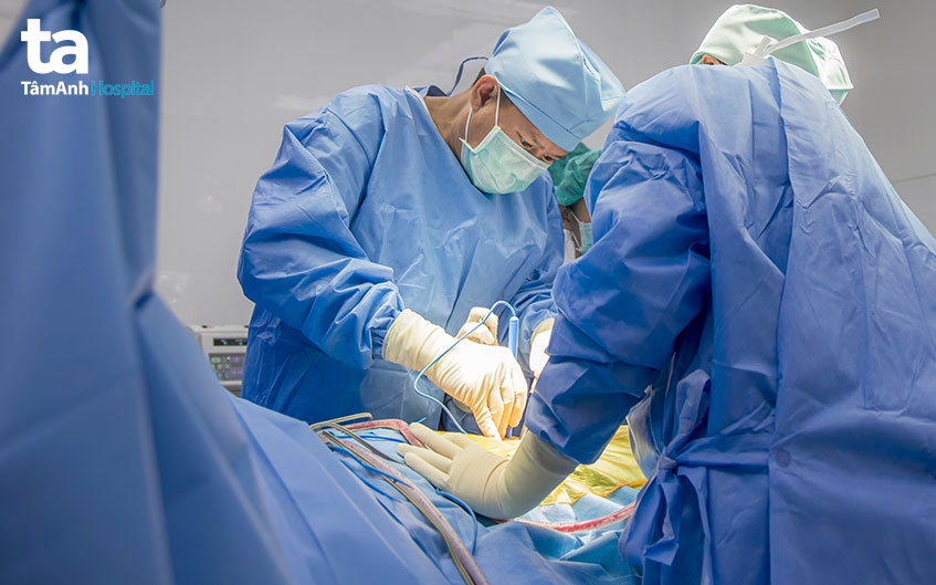 phẫu thuật tình trạng thoát vị đĩa đệm